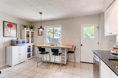 4692 Sperry Ave Columbus OH-004-4-Kitche