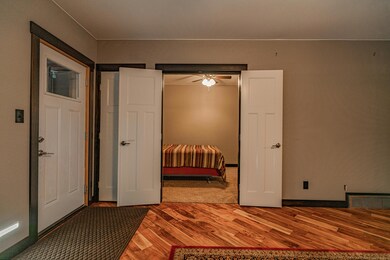 945RiverviewAve_0012