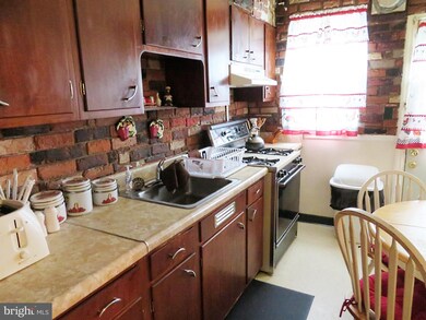 5748 Maplehill Rd, Baltimore, MD 21239 - photo 2