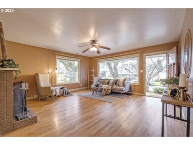 1823 Cedar St, Forest Grove, OR 97116 - photo 2