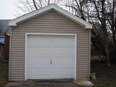 Parking Lot/Garage
