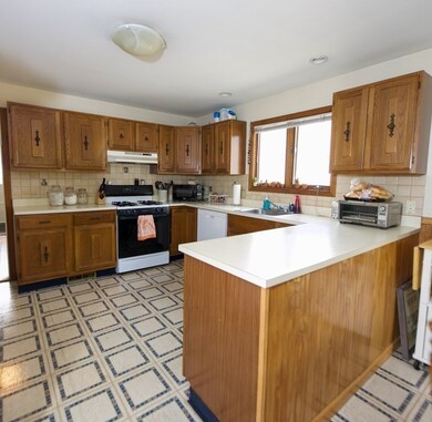 207 Lowell St, Somerville, MA 02144 - photo 6