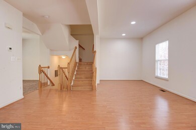 13593 Bathgate Dr, Herndon, VA 20171 - photo 5