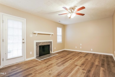 004-photo-living-room-7944822