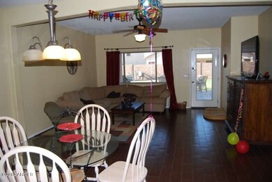 family room (3)