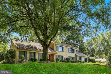 7413 Burtonwood Dr, Alexandria, VA 22307 - photo 3