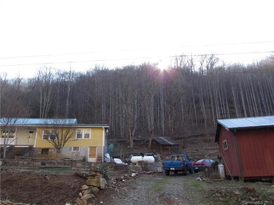 346 Simms Fork Rd, Burnsville, NC 28714 - photo 2