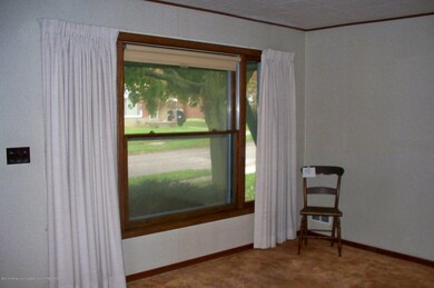1051 Andrus living room 1
