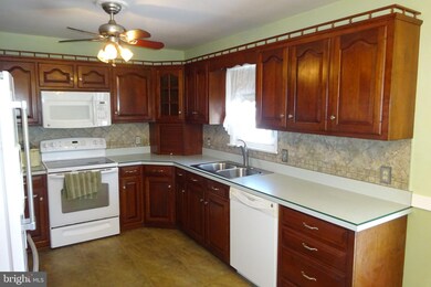 12248 Nancy Ave, Greencastle, PA 17225 - photo 5