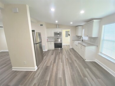 4501 Westwood Ln, Manvel, TX 77578 - photo 5