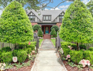 715 E Main St-4
