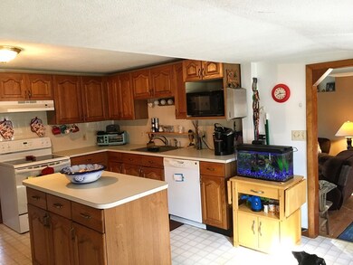 445 Mountain Rd, Holyoke, MA 01040 - photo 4