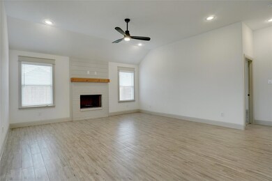 924 Rodgers Ave, Godley, TX 76044 - photo 6