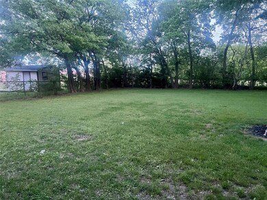 1610 Elizabeth St, Gainesville, TX 76240 - photo 7