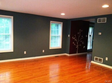 123 S Convent Ave, Nazareth, PA 18064 - photo 5