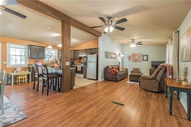 7 Newton Ln, Bella Vista, AR 72715 - photo 4