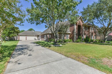 2402 Sarasota Dr, Friendswood, TX 77546 - photo 4