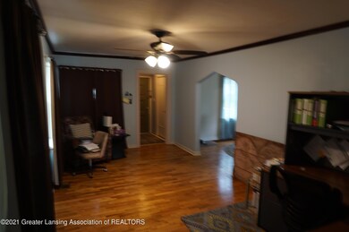 556 Brookland Blvd, Lansing, MI 48910 - photo 3