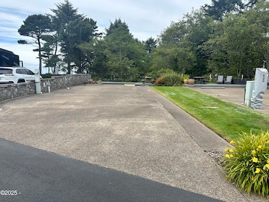 127 N Coast Hwy, Newport, OR 97365 - photo 2