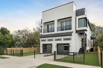 5002 Sunbeam St, Houston, TX 77033 - photo 2