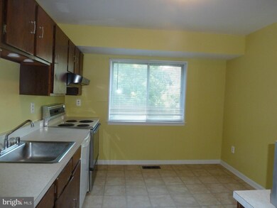 15045 Joshua Tree Rd, North Potomac, MD 20878 - photo 5
