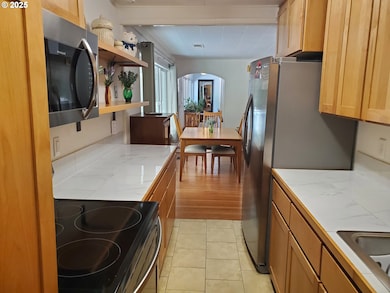 753 Albert Ave, Glendale, OR 97442 - photo 3