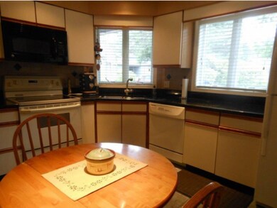 62 Walden Pond Dr, Nashua, NH 03064 - photo 4