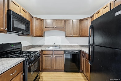 37 Weatherby Ln, Central Islip, NY 11722 - photo 5