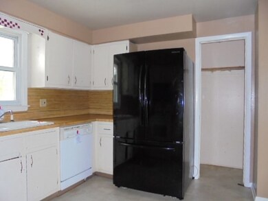 189 Dana Ln, Meriden, CT 06451 - photo 5