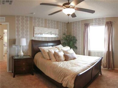 208 Flor Azucena Dr, Socorro, TX 79927 - photo 7