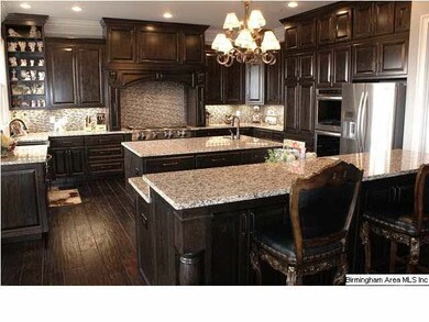 Superb kitchen with wine cooler, ice maker, chefs 