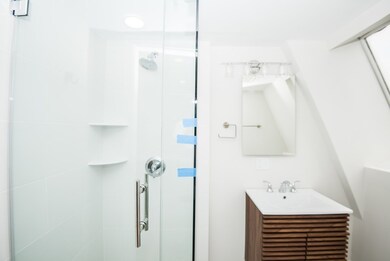 49 Kent St unit 5, Brookline, MA 02445 - photo 3