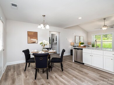 333 N Tradd St, Statesville, NC 28677 - photo 7