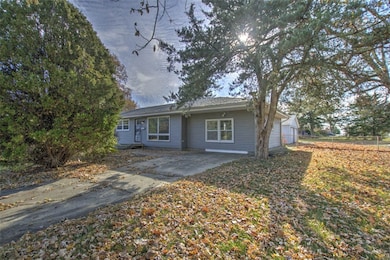 191 W Grove Rd, Decatur, IL 62521 - photo 3