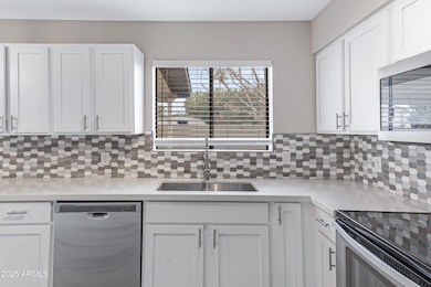 2593 E Commonwealth Cir-12