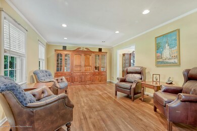 17 Algonquin Rd Holmdel NJ-large-006-008