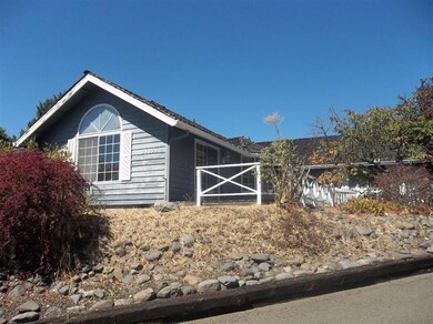 2402 Pinebrook Cir, Medford, OR 97504 - photo 3