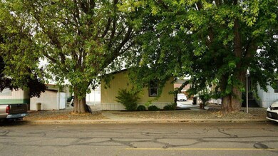 house with street pic