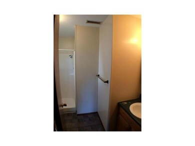 213 W Charter Dr, Muncie, IN 47303 - photo 7