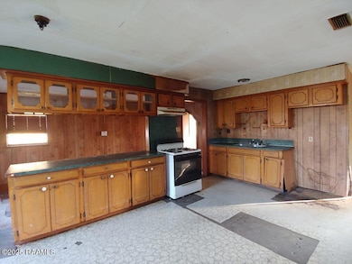 7 Kitchen
