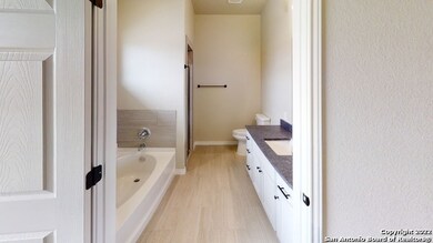 1070 E Cedar St unit 1, Seguin, TX 78155 - photo 4