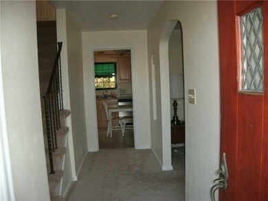 Entry/Foyer.