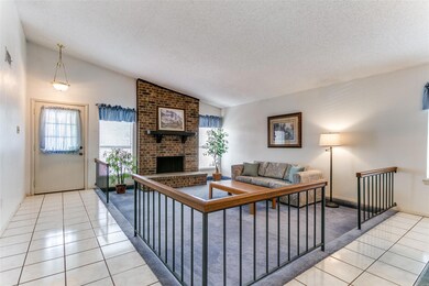 2920 Woodbridge Dr, Bedford, TX 76021 - photo 4