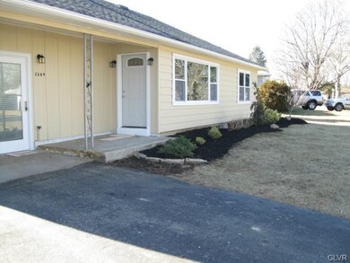 3204 Aberdeen Cir, Allentown, PA 18104 - photo 2