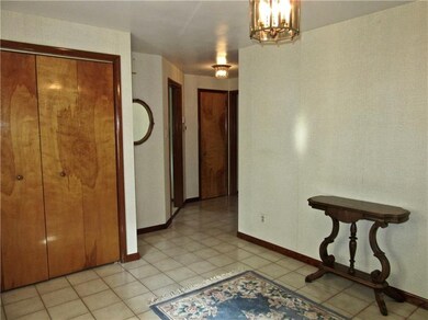 Welcome your guests in this gracious foyer! Great 