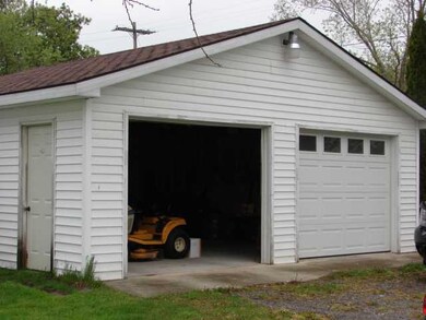 Parking Lot/Garage