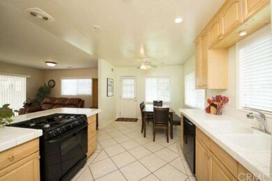 Open floorplan is great for entertaining.