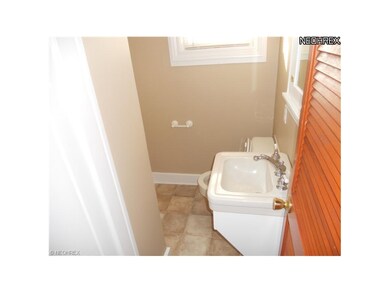 Remodeled 1/2 bath off kitchen!