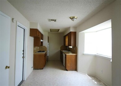 6914 Sandswept Ln, Houston, TX 77086 - photo 2