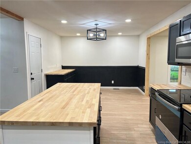 906 Woodbourne Dr, New Albany, IN 47150 - photo 4